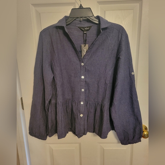 Young Threads Tops - NWT Women's Young Threads Navy Button-Down Peplum Shirt